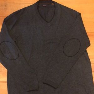 Men’s v neck sweater w patches on elbows